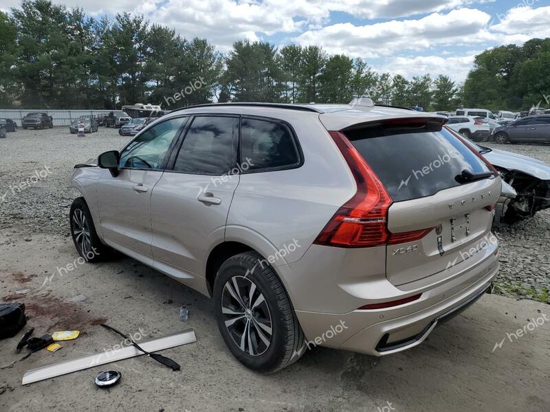 VOLVO XC60 CORE 2024 cream  gas YV4L12RK8R1837643 photo #3