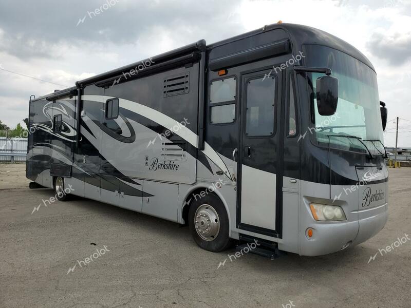 WILDWOOD MOTOR HOME 2012 two tone  diesel 4UZAB2DT2BCBF6258 photo #1