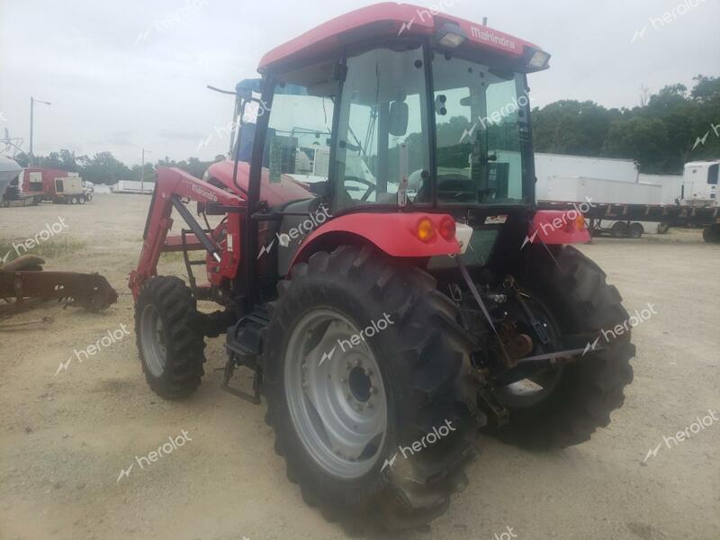 MAHINDRA AND MAHINDRA TRACTOR 2016 red   65GCJ00553 photo #4