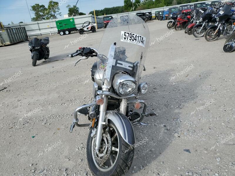 YAMAHA XVS1300 CT 2007 silver  gas JYAVP25E47A002786 photo #3