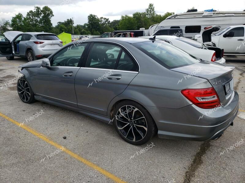 MERCEDES-BENZ C 250 2013 silver sedan 4d gas WDDGF4HBXDA779228 photo #3