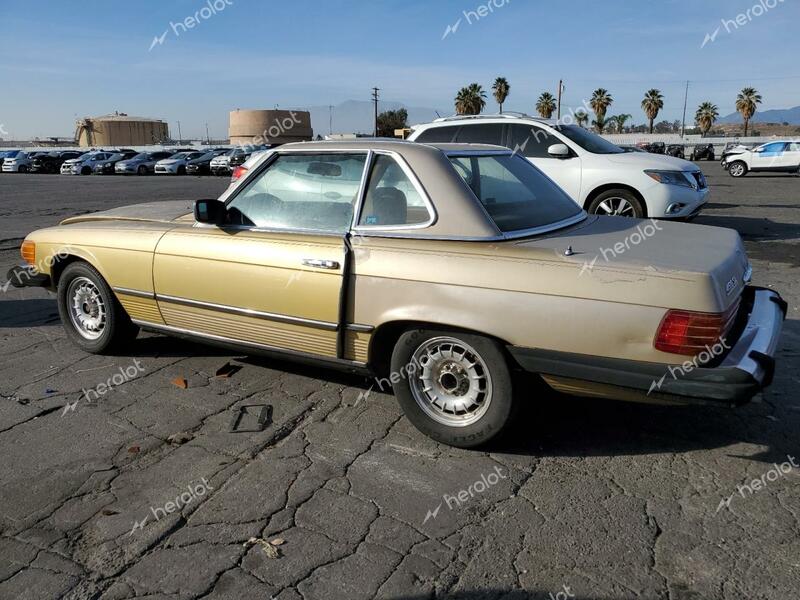 MERCEDES-BENZ 400-CLASS 1979 gold   10704412055148 photo #3