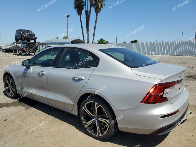 VOLVO S60 CORE 2024 silver  gas 7JRL12TK1RG315138 photo #3