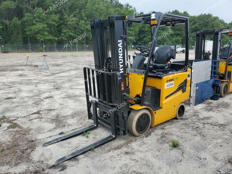 HYUNDAI FORKLIFT 2023 gold   HHKHB202CF0000719 photo #3