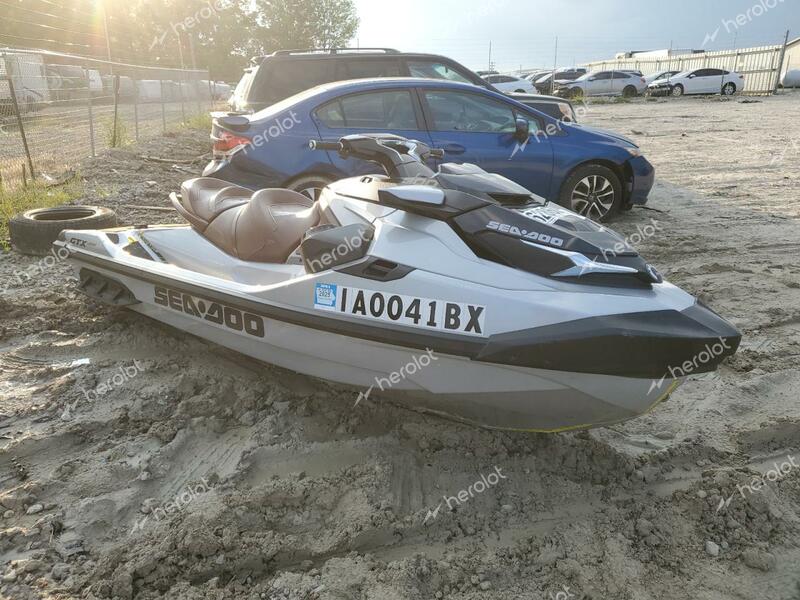 BOMBARDIER JETSKI 2019 black   YDV10949L819 photo #1