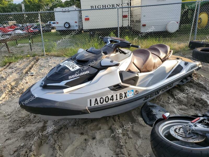 BOMBARDIER JETSKI 2019 black   YDV10949L819 photo #3