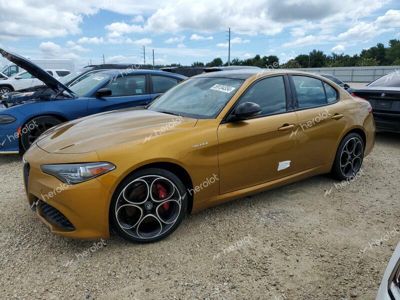 ALFA ROMEO GIULIA SUP 2022 gold  gas ZARFAMBN8N7660699 photo #1