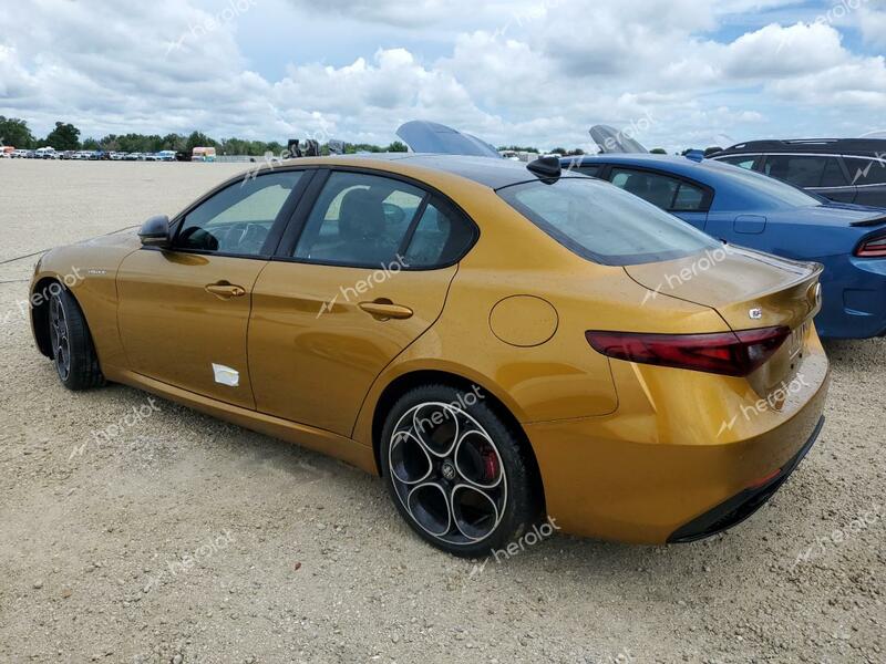 ALFA ROMEO GIULIA SUP 2022 gold  gas ZARFAMBN8N7660699 photo #3