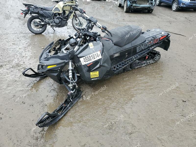 SKI DOO RENEGADE 2018 black   2BPSUNJB2JV000106 photo #3