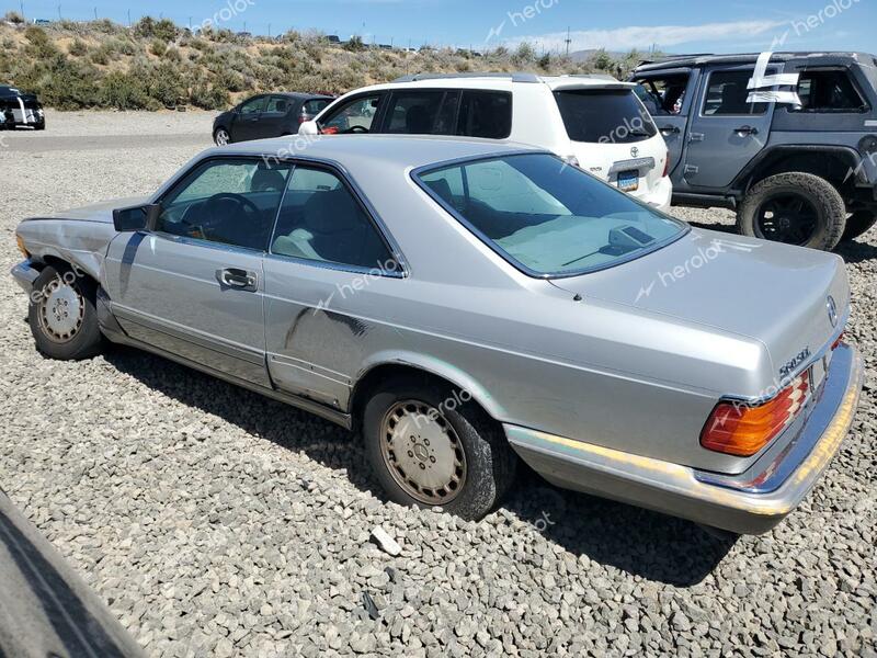 MERCEDES-BENZ 560 SEC 1986 white  gas WDBCA45D8GA227999 photo #3