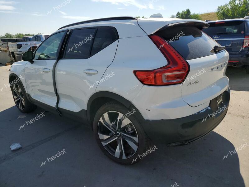 VOLVO XC40 ULTIM 2023 white  gas YV4L12UX4P2021202 photo #3