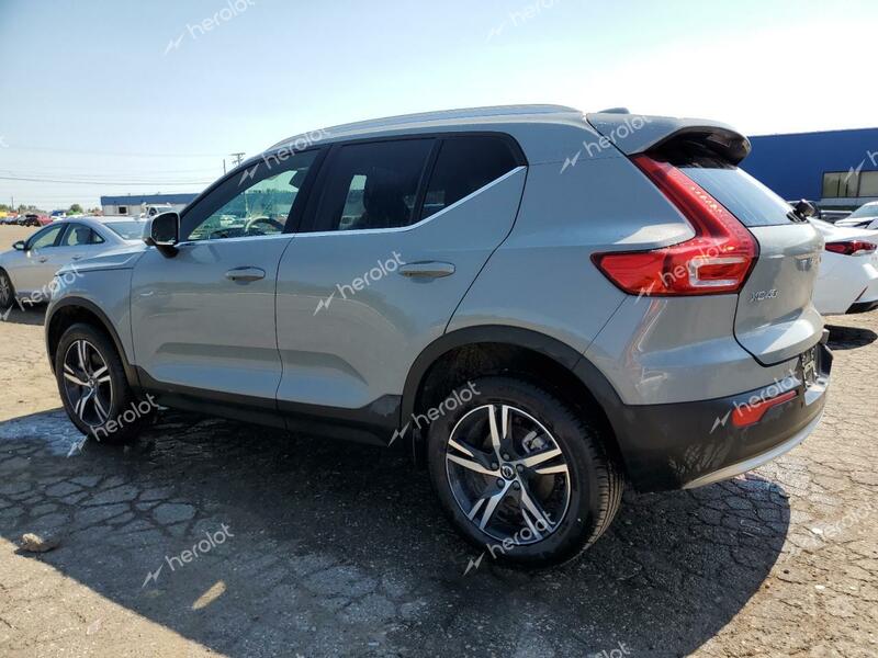 VOLVO XC40 CORE 2024 gray  gas YV4L12UK5R2343905 photo #3