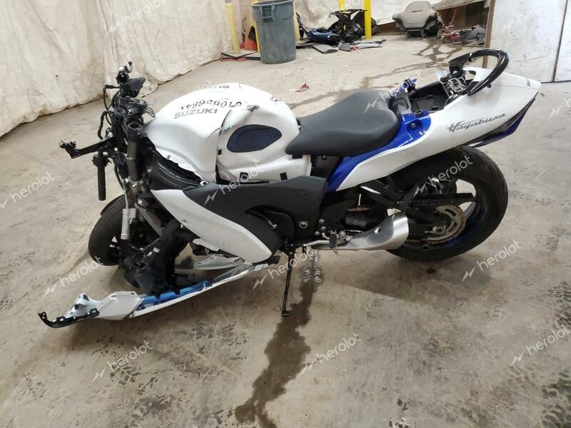 SUZUKI GSX1300 RR 2023 white  gas JS1EJ11B6P7100446 photo #4