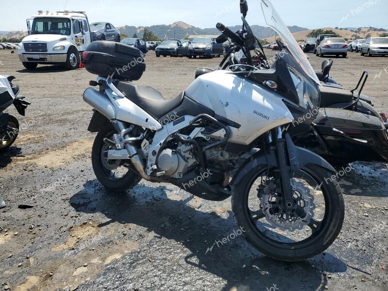 SUZUKI DL1000 2003 silver  gas JS1VT53A332101146 photo #1