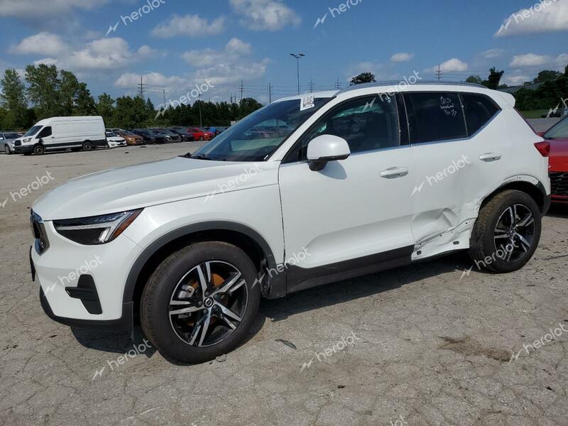 VOLVO XC40 CORE 2024 white  gas YV4L12UK3R2341747 photo #1