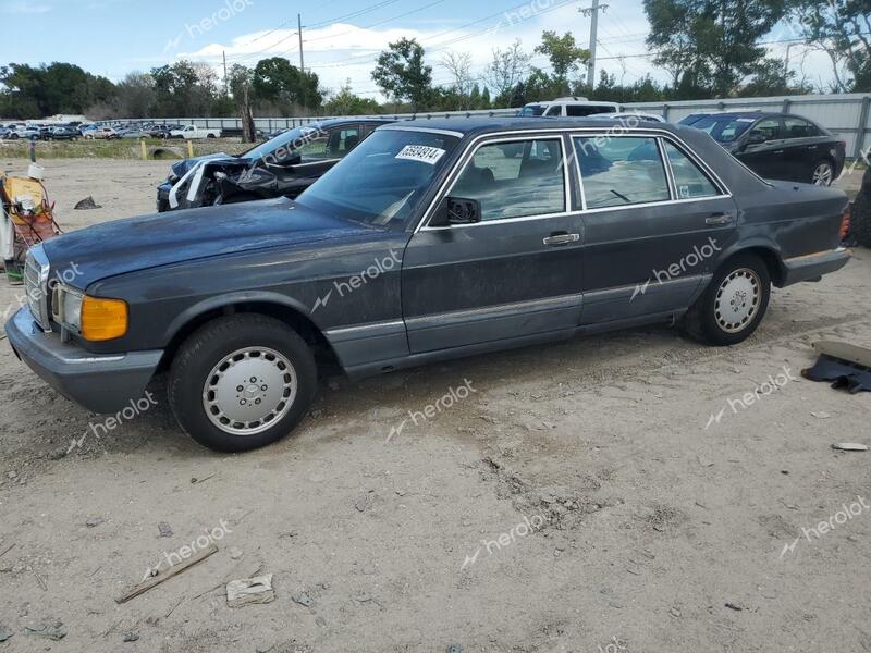 MERCEDES-BENZ 560 SEL 1990 black  gas WDBCA39E1LA513149 photo #1