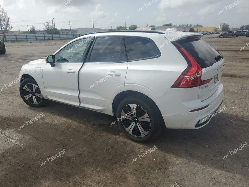 VOLVO XC60 CORE 2024 white  hybrid engine YV4H60DK1R1723325 photo #3