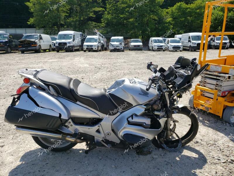 HONDA ST1300 A 2007 silver  gas JH2SC51457M500518 photo #1