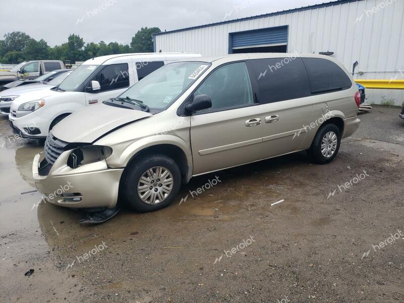 CHRYSLER TOWN & COU 2006 cream  gas 1A4GP44R76B610205 photo #1