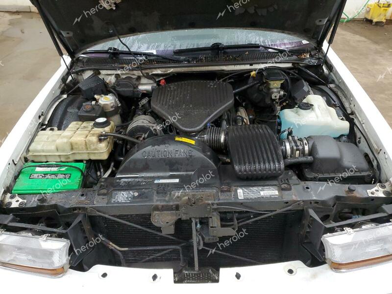 BUICK ROADMASTER 1994 white  gas 1G4BT52P9RR416284 photo #4