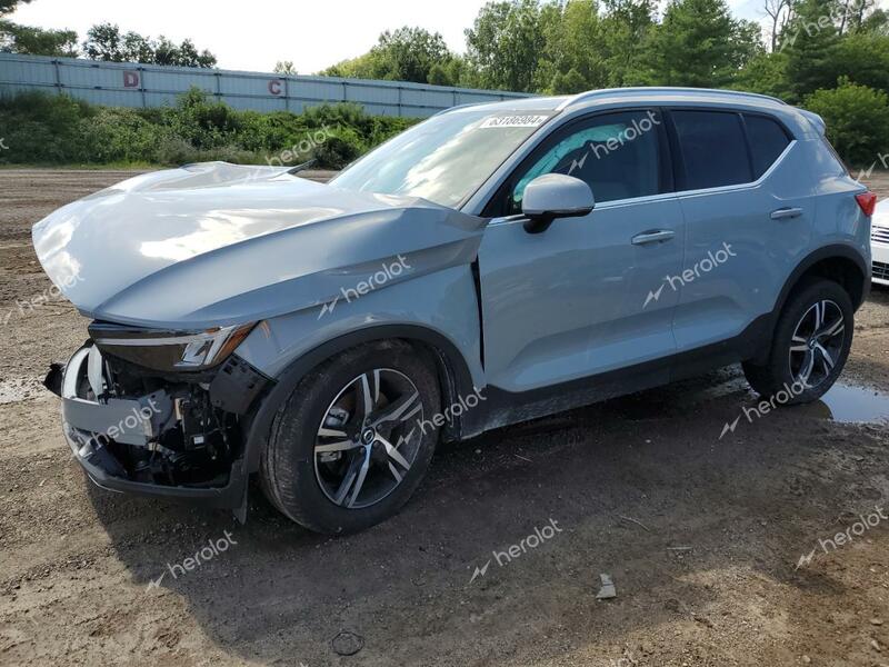 VOLVO XC40 CORE 2024 gray  gas YV4L12UK2R2357244 photo #1