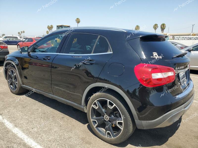 MERCEDES-BENZ GLA 250 4M 2020 black  gas WDCTG4GB9LU024134 photo #3