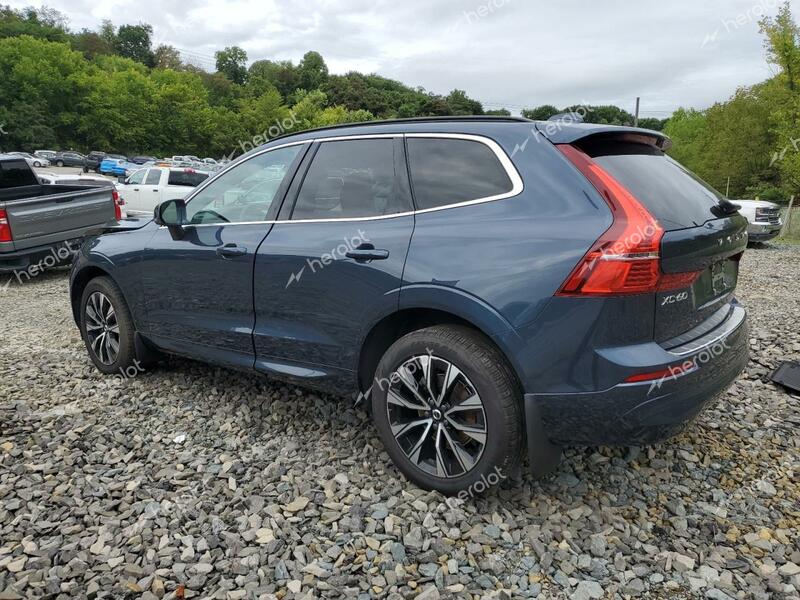 VOLVO XC60 CORE 2023 blue  gas YV4L12RV3P1194030 photo #3