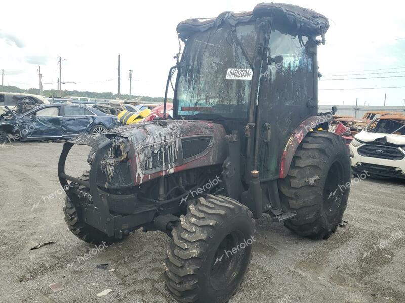 MAHINDRA AND MAHINDRA TRACTOR 2015 red   CF0HC102900000000 photo #3