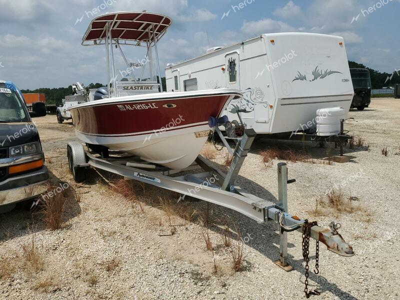 BOAT W/TRAILER 2004 two tone   VEE20363E404 photo #1