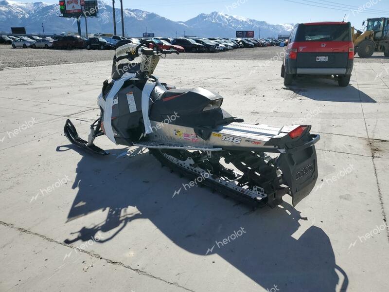 SKI DOO SUMMIT 2016 black   2BPSCYGA8GV000106 photo #4