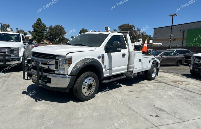 FORD F550 SUPER 2019 white  diesel 1FDUF5GT1KEE38038 photo #3