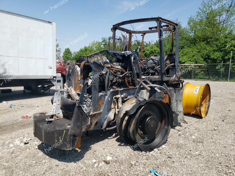 JCB TRACTOR 2020 burn   TRACT0R photo #3