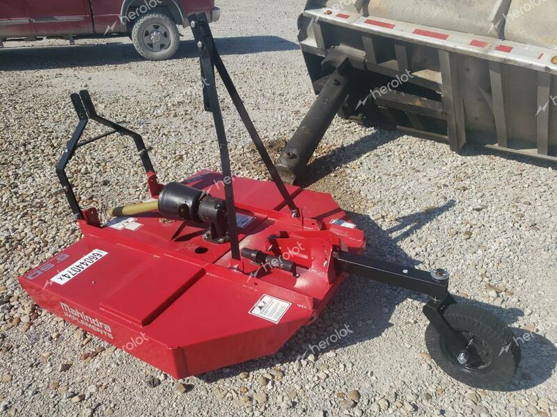 MAHINDRA AND MAHINDRA TRACTOR 2024 red   RCASD5SC230203 photo #4