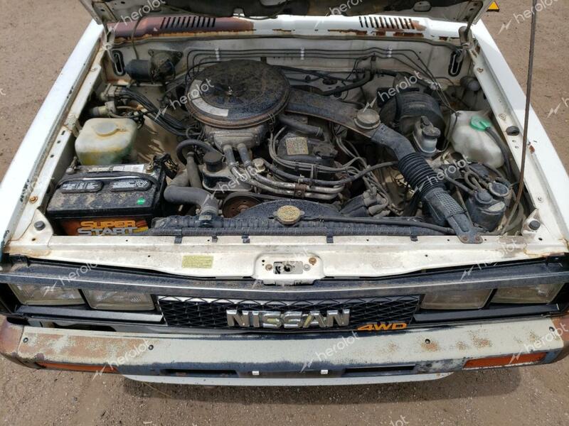 DATSUN 720 KING C 1984 white pickup gas JN6ND06Y5EW006658 photo #4