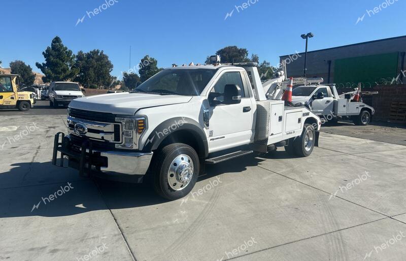 FORD F550 SUPER 2019 white  diesel 1FDUF5GT6KEE38035 photo #3