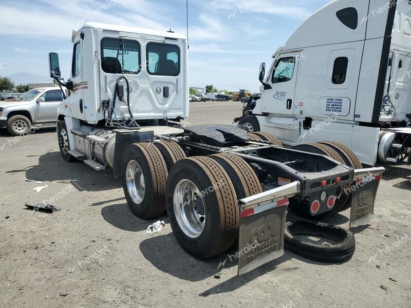 FREIGHTLINER CASCADIA 1 2017 white tractor diesel 3AKJGEDV9HDHP4748 photo #4