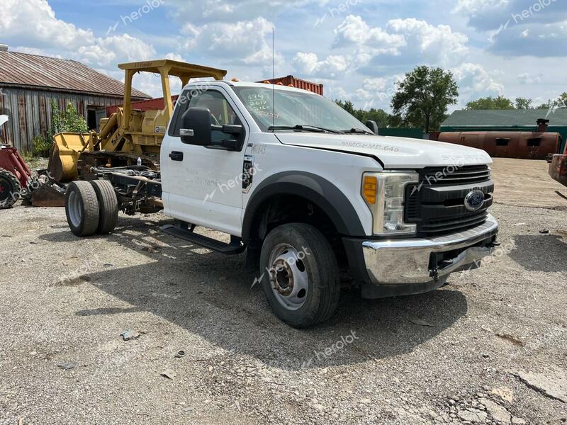 FORD F550 SUPER 2017 white chassis diesel 1FDUF5GT9HED71729 photo #1