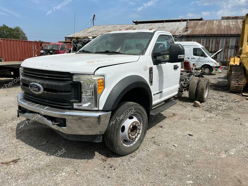 FORD F550 SUPER 2017 white chassis diesel 1FDUF5GT9HED71729 photo #3