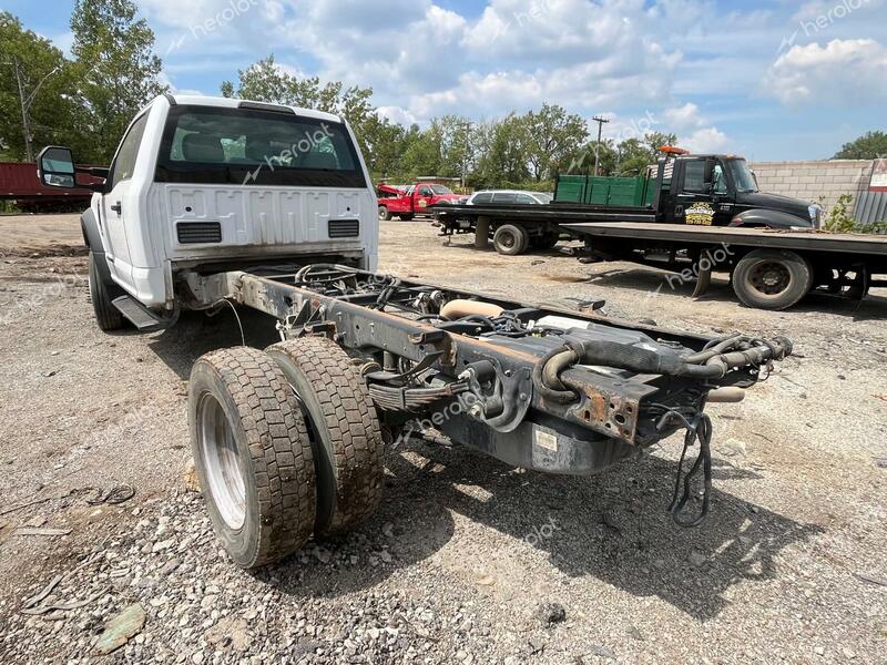 FORD F550 SUPER 2017 white chassis diesel 1FDUF5GT9HED71729 photo #4