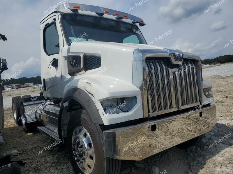 WESTERN STAR/AUTO CAR 47X CHASSI 2025 white  diesel 5KJJBPDV4SLVU3692 photo #1