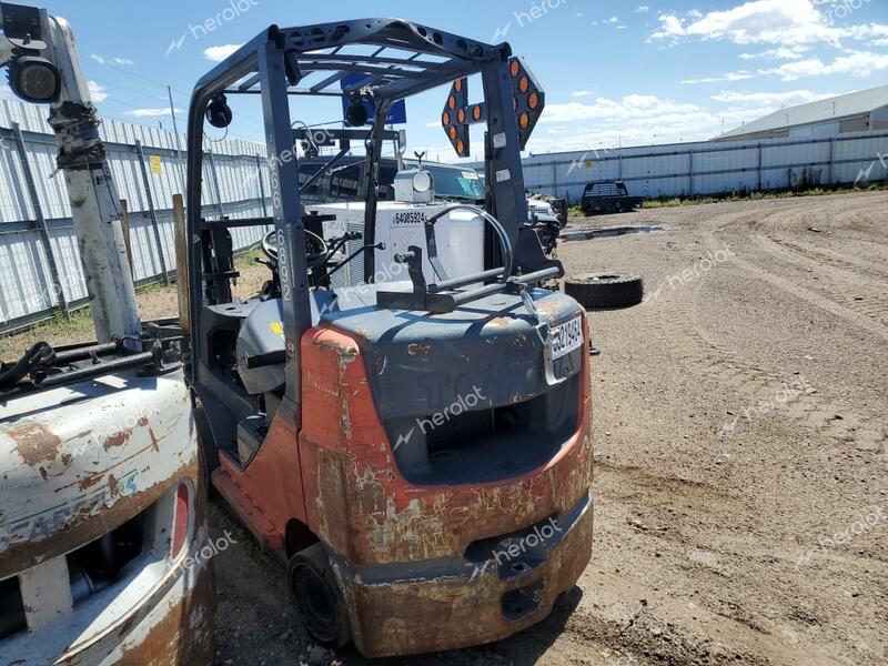 TOYOTA FORKLIFT 2000 orange   65899 photo #4