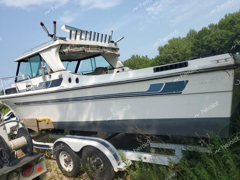 BOAT W/TRAILER 1986 white   SCR24021L586 photo #4