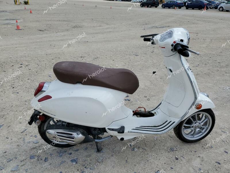 VESPA PRIMAVERA/ 2021 white  gas ZAPCA06B9M5102147 photo #1