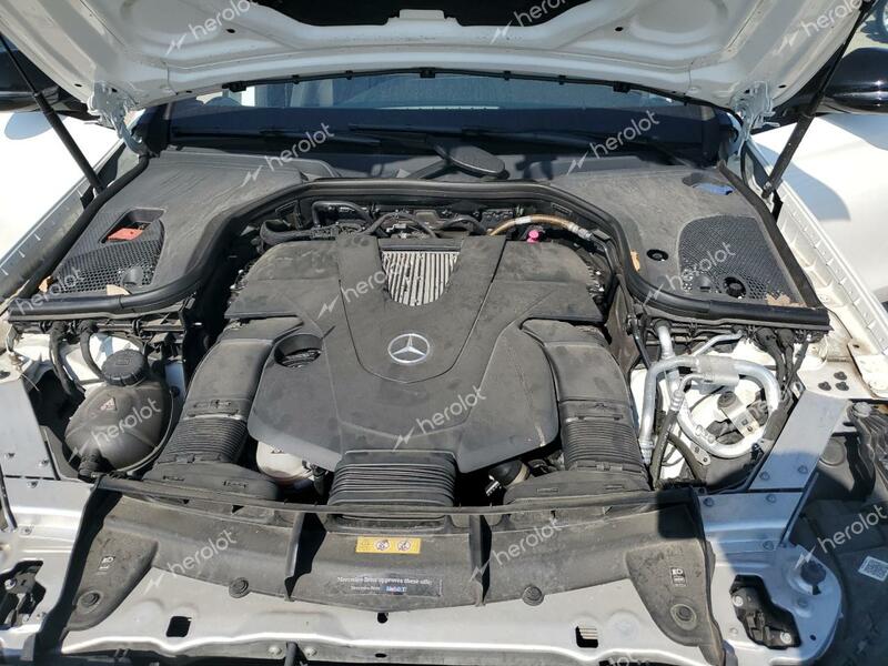 MERCEDES-BENZ E 400 4MAT 2018 white  gas WDDZF6GB0JA400397 photo #4