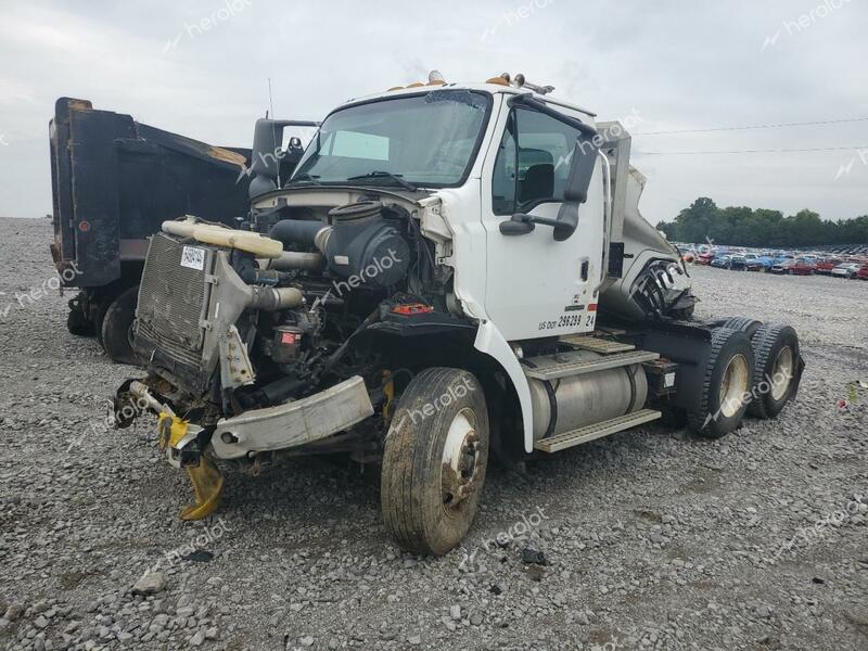 STERLING TRUCK AT 9500 2003 white tractor diesel 2FWJA3A803AK82138 photo #3