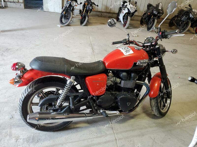 TRIUMPH MOTORCYCLE BONNEVILLE 2013 red road/str gas SMT900K10DT576531 photo #1