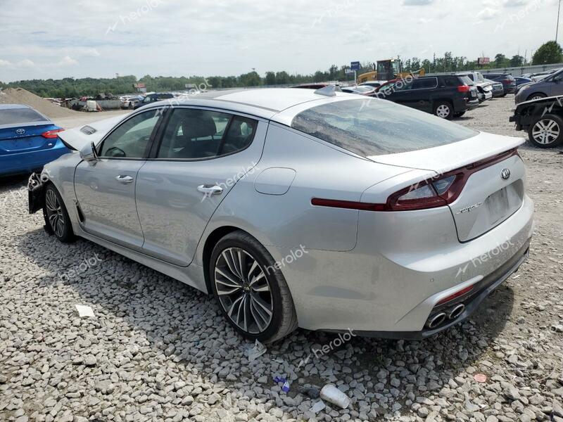 KIA STINGER PR 2018 silver  gas KNAE25LA3J6014746 photo #3