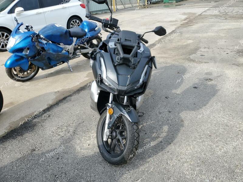 HONDA ADV150 A 2021 black  gas MLHKF3852M5000631 photo #3