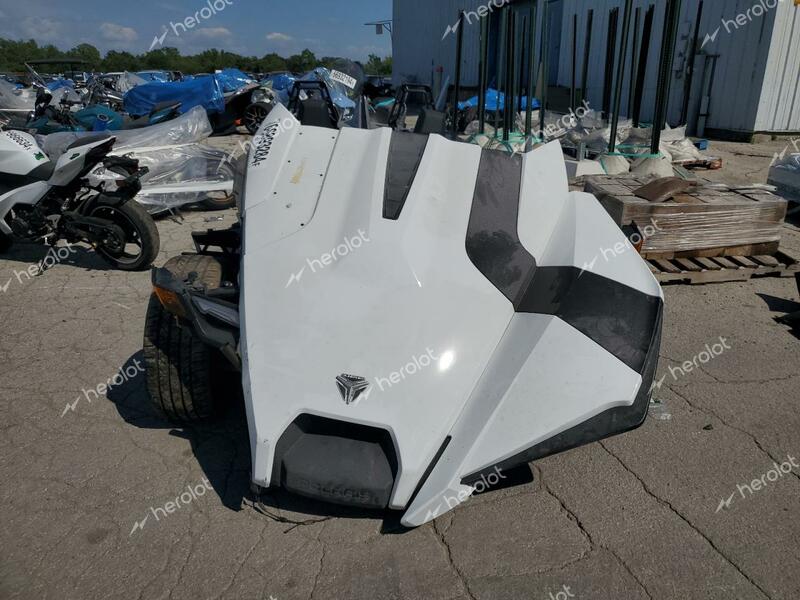 POLARIS SLINGSHOT 2021 white  gas 57XAAPHD1M8147282 photo #3