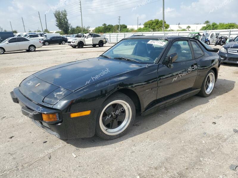 PORSCHE 944 1984 black  gas WP0AA0945EN464127 photo #1